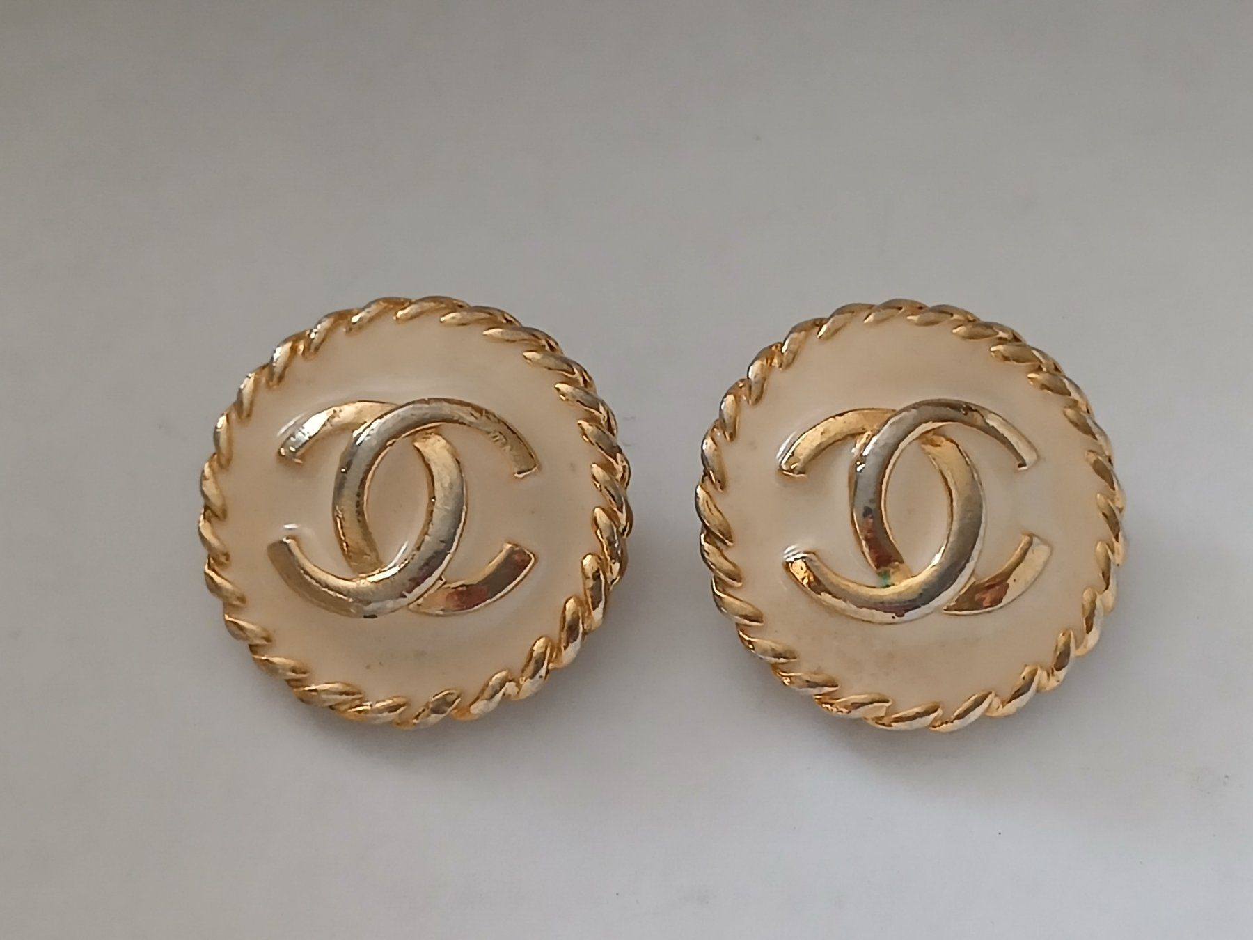 Ohrringe & -stecker: Ohrclips – Gebraucht aus Aarburg von Emelie