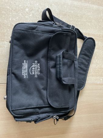 Laptop Tasche World Economic Forum schwarz gebraucht