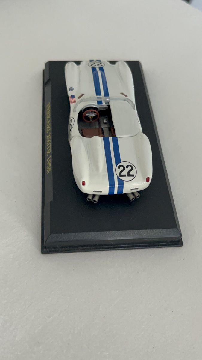 Ferrari Modellini d'auto: Ferrari 250 TR 1958 Modellauto Weiss – Nuovo (secondo la descrizione) da Dulliken venduto da VaSha 1
