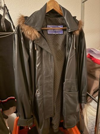 Damen Echt Leder-Jacke mit Kapuze und Pelz.ungetragen