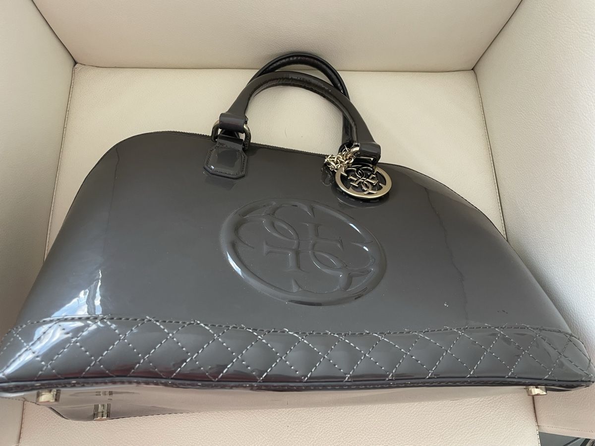 Guess Borse da donna: Guess Damen Handtasche – Usato da Rüti ZH venduto da kar_xx9l 4