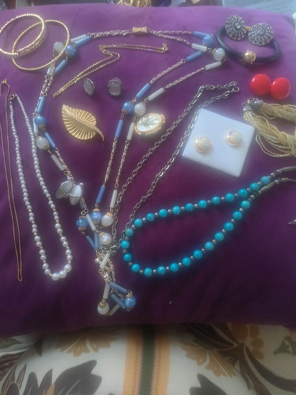 Sonstiger Schmuck: lot bijoux diverses  – Gebraucht aus Pampigny von Nathbn