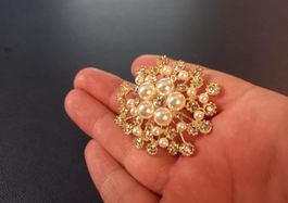 Brosche Goldy Blume aus Perlen - Broche Goldy fleur de perle