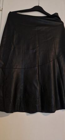 Jupe patineuse en cuir véritable noir, taille 38, automne