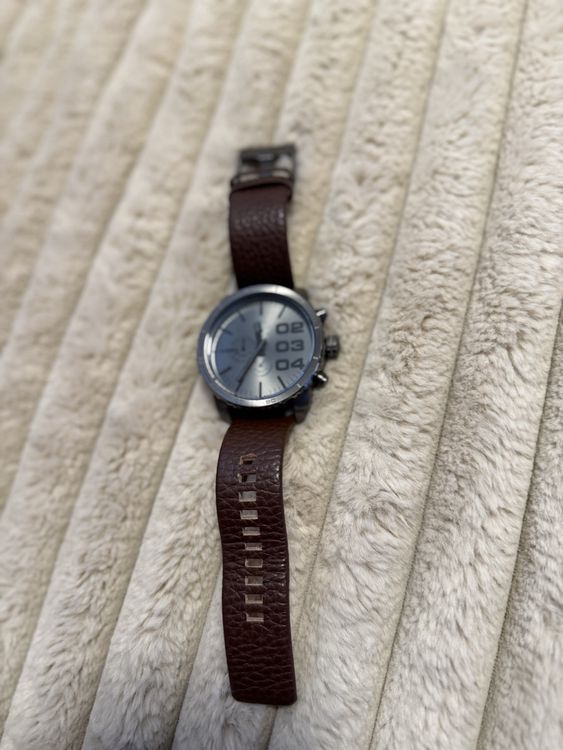Diesel Uhr fast neu 2
