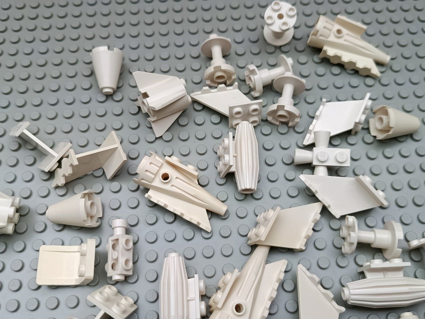 Lego Kit di costruzioni: LEGO Space - diverse, weisse Teile – Usato da Muhen venduto da Legoholic 2