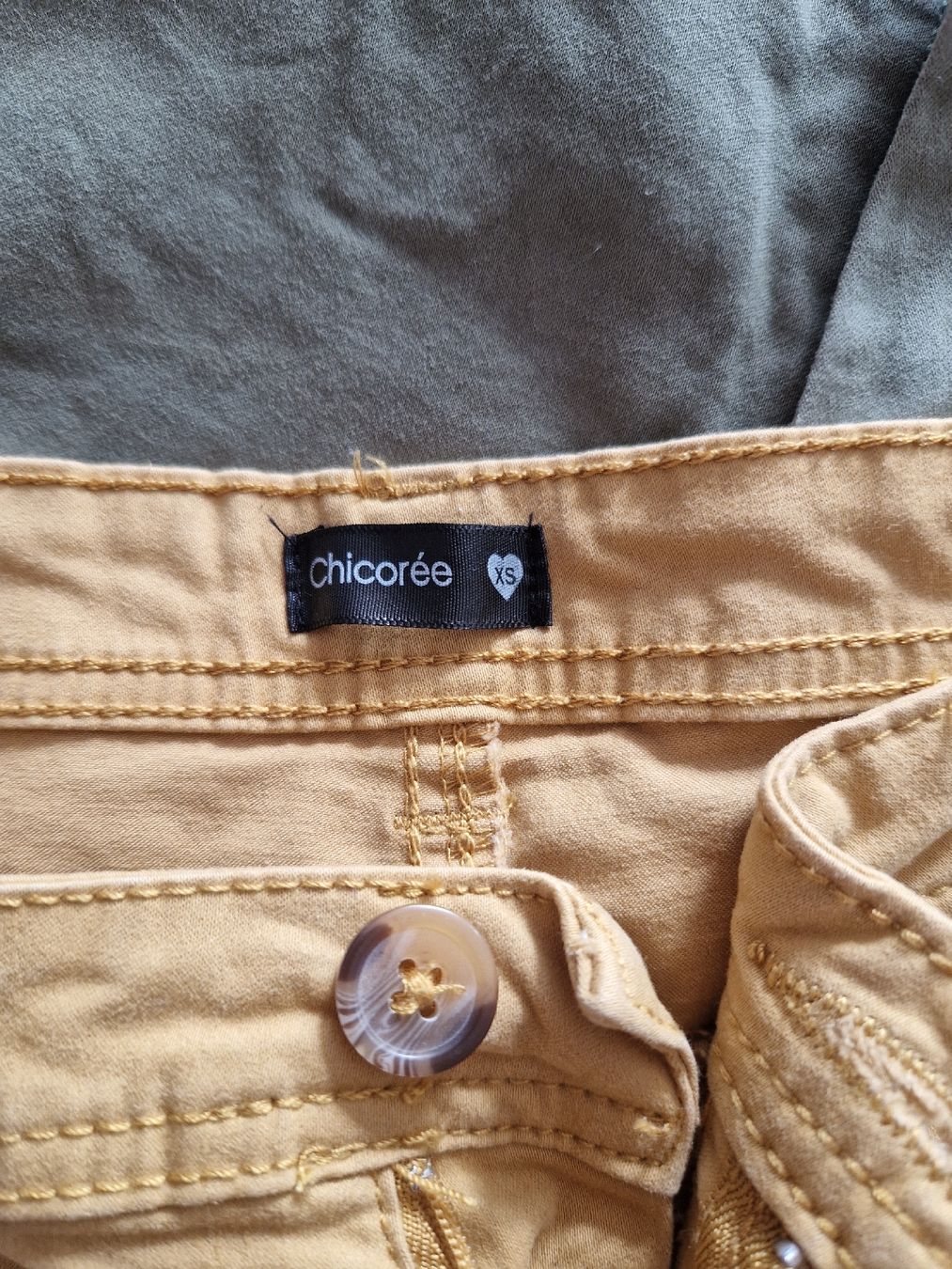 Pantaloni: 2 Shorts  Grösse XS  – Usato da Rain venduto da -LUMA- 1
