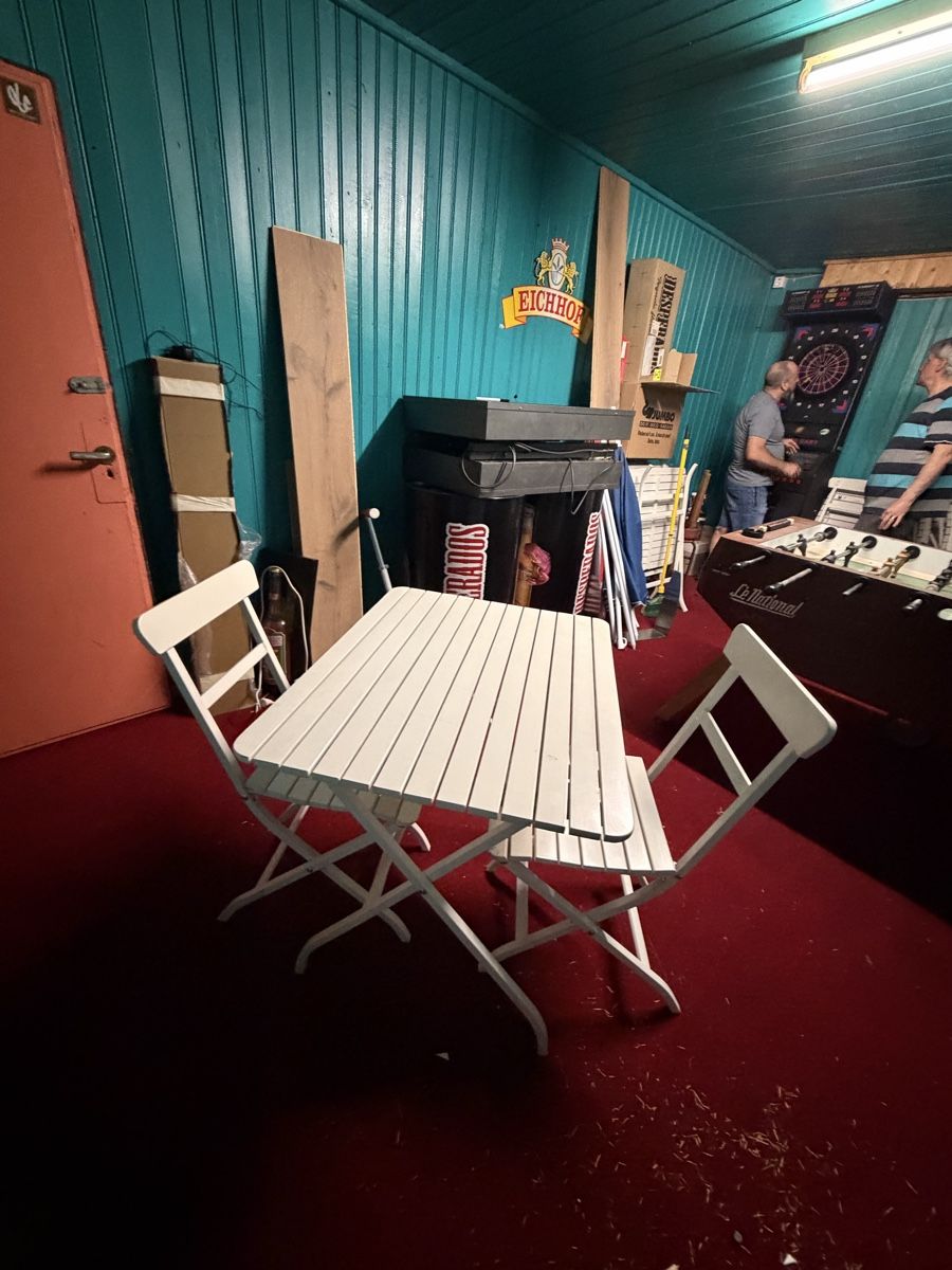 Ikea Set de table et chaises: Gartentisch mit 2 Stühlen weiss gebraucht – D'occasion à Hergiswil NW par bar_55lf 1