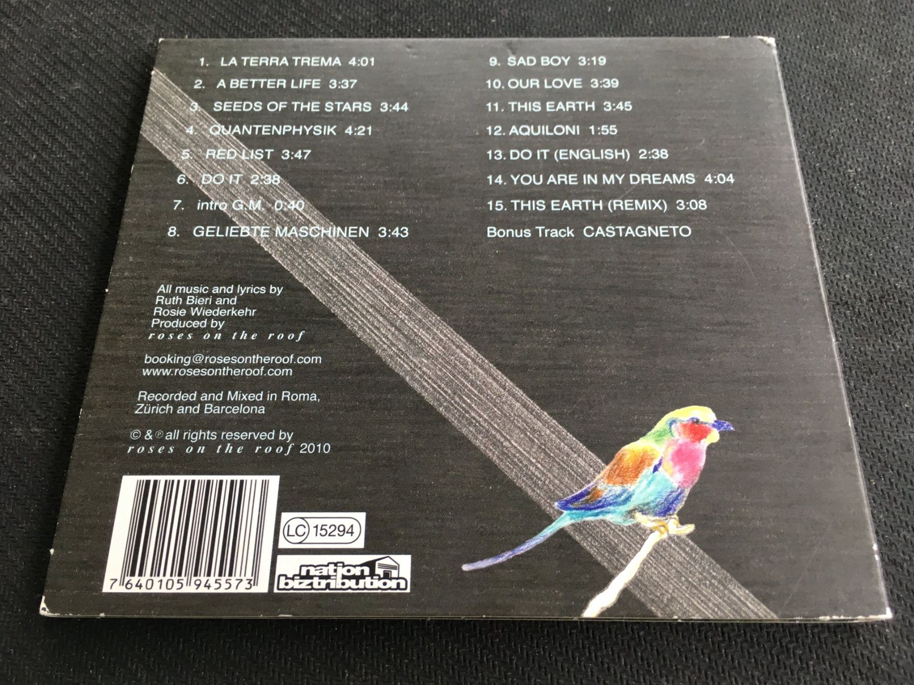 CDs: Roses on the Roof - This Earth -CD- – Gebraucht aus St.Gallen von MedienJoe 2