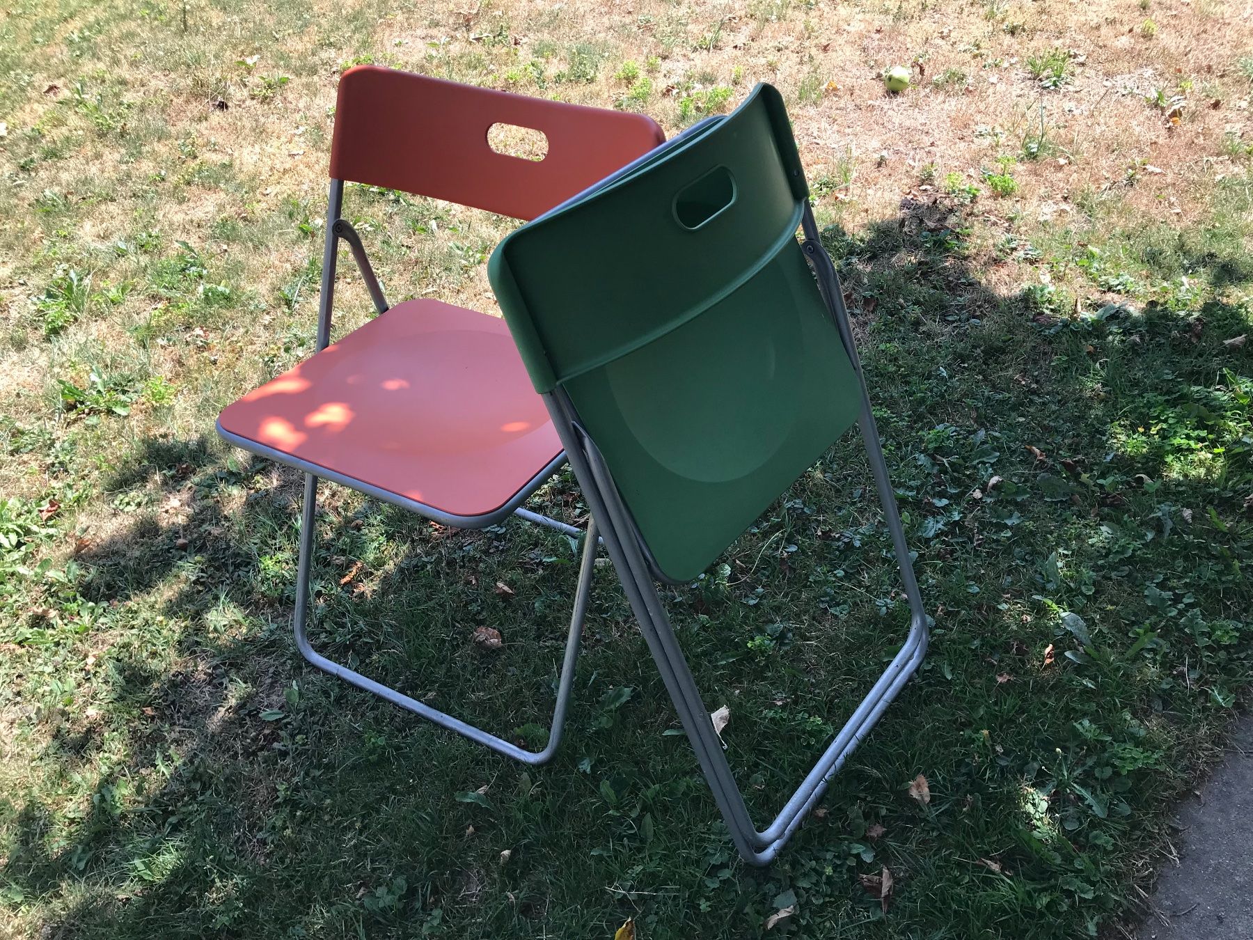 Sedie: 3 farbiger Klappstühle – Usato da Nesselnbach venduto da Goodprice3 2