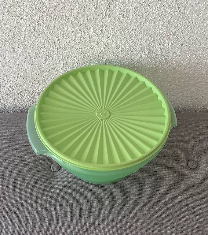 Recipients et similaires: Tupperware Schüssel m. Sonnendeckel, ca. 3,5 l – D'occasion à Künten par Gubapri