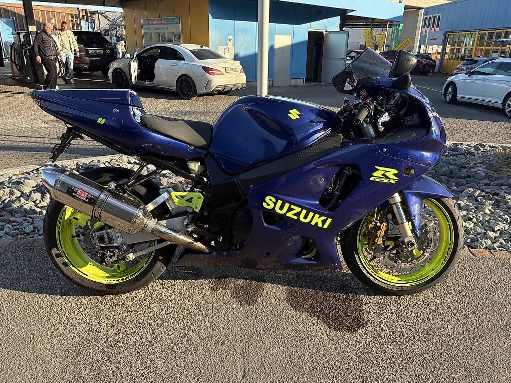 Suzuki Strada: Suzuki GSX-R 750 K1 – Usato da Dübendorf venduto da BATTERY_MAN-_- 1