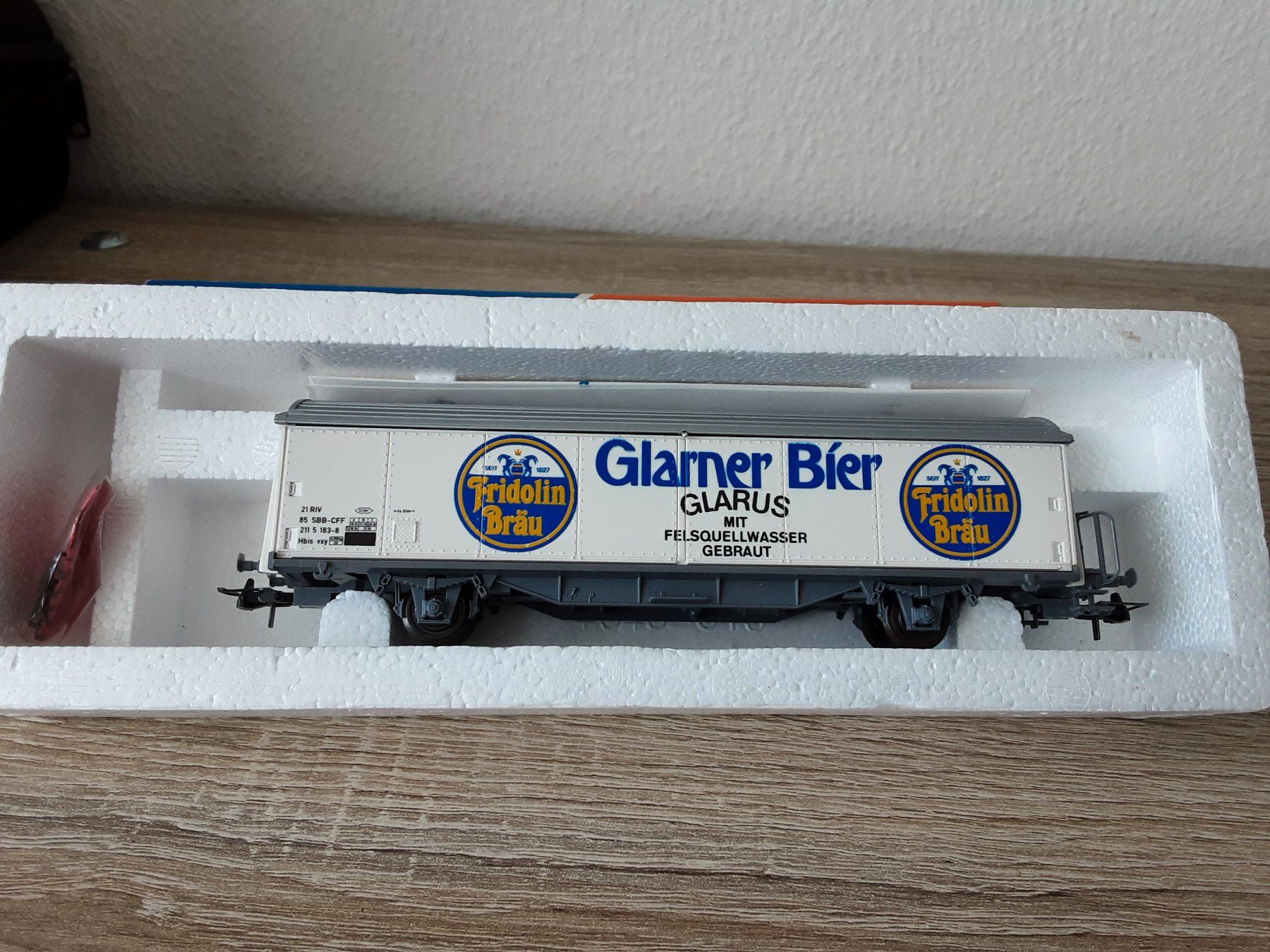 Roco Modellini di ferrovie: Roco Schiebewandwagen SBB CFF FFS Glarner Bier  m. OVP – Usato da Zürich venduto da Rbaer1 2