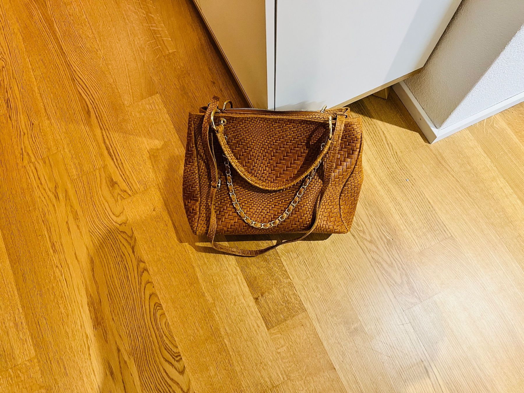 Sacs femmes: Handtasche – Neuf (Voir description) à Männedorf par gilaaisha 1