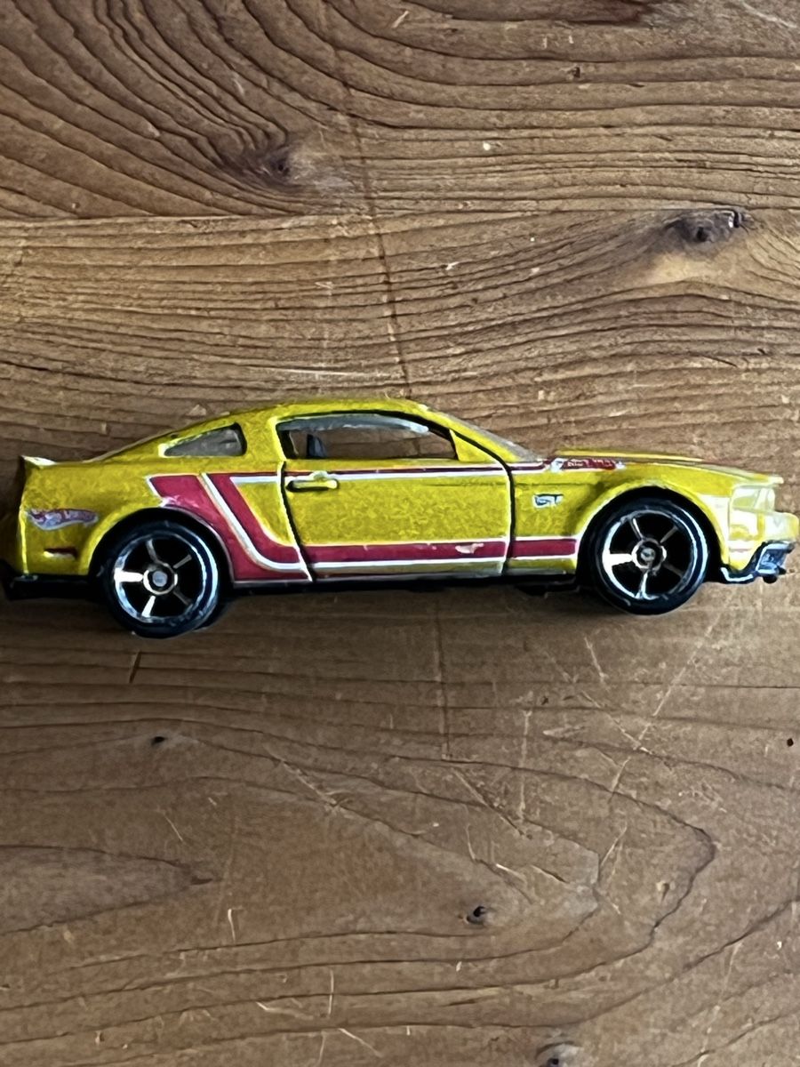 Hot Wheels Modellini d'auto: Ford Mustang GT Coupé 2010 – Usato da Basel venduto da EdiEberle 4