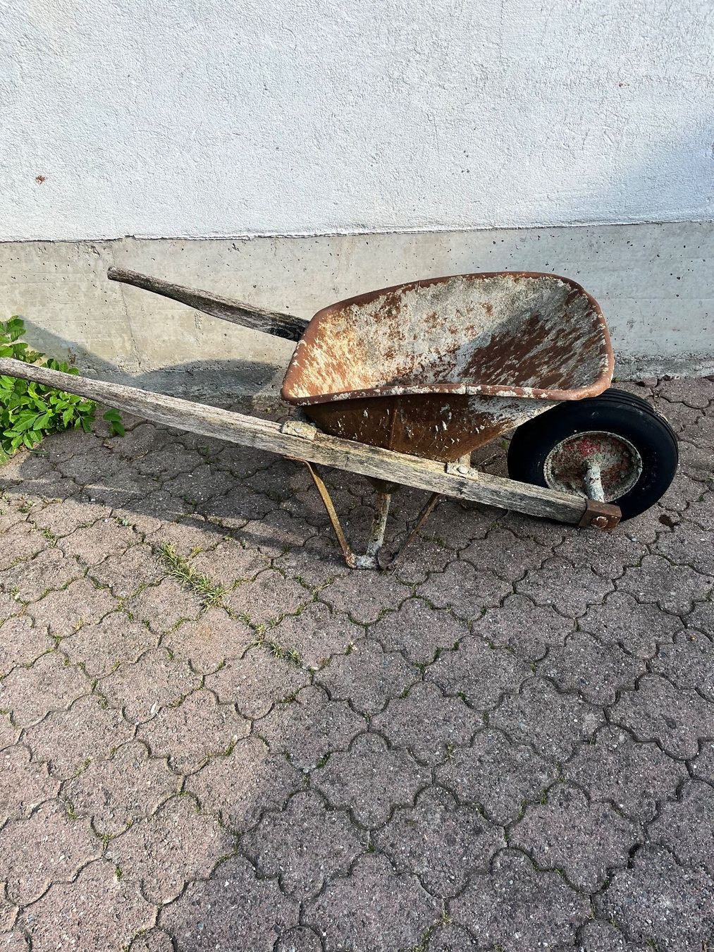 Carriole: Schubkarre Garette antik – Usato da Hagenbuch ZH venduto da Gasmen