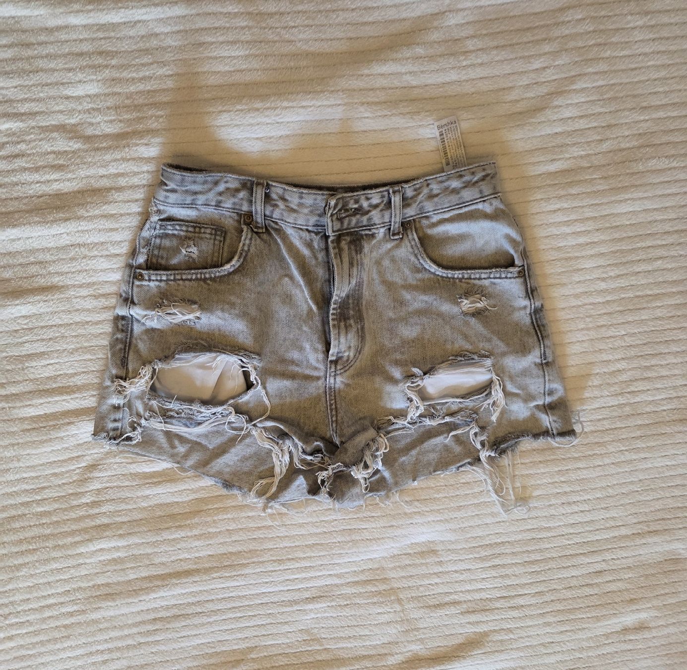 Bershka Hosen: short – Gebraucht aus Lausanne von hel_ll2g