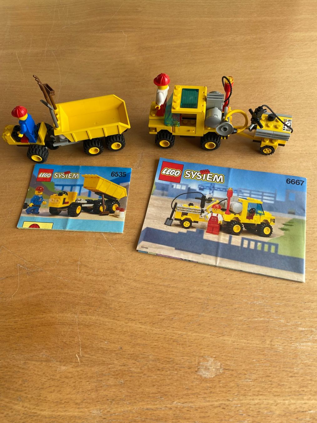 Lego Baukästen: 2 Lego Sets 6667 Strassenbau-Reparaturwagen und 6335 Dumper – Gebraucht aus Niederuzwil von Flohbruno