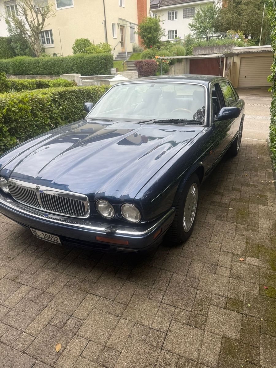 Jaguar Automobili: Jaguar Sovereign 4.0 (1995) – Usato da Lausen venduto da man_7yld