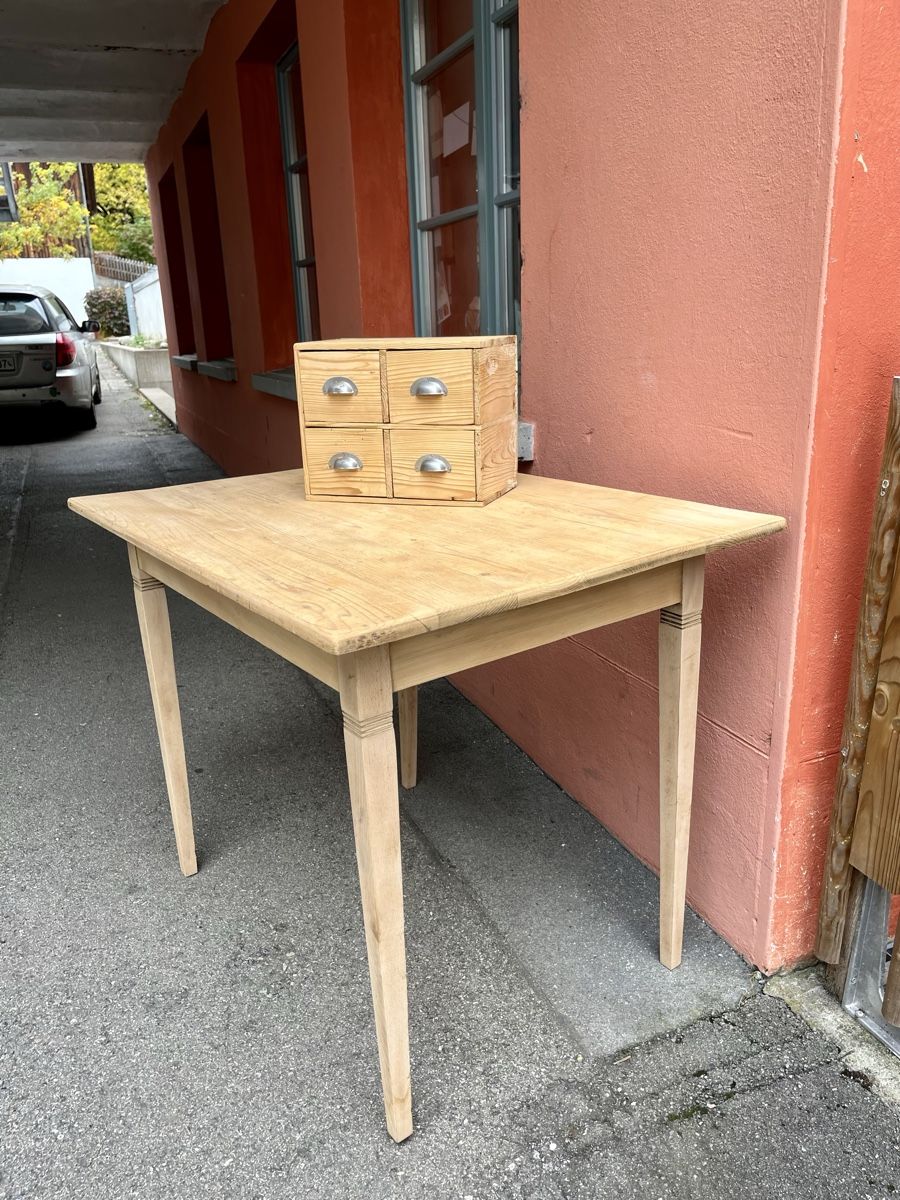 Tavoli: Schöns Tanne Tischli – Usato da Ottikon venduto da san_w99n 4