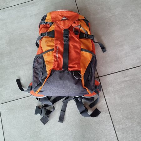 Zaino McKinley 28L da trekking - come nuovo!