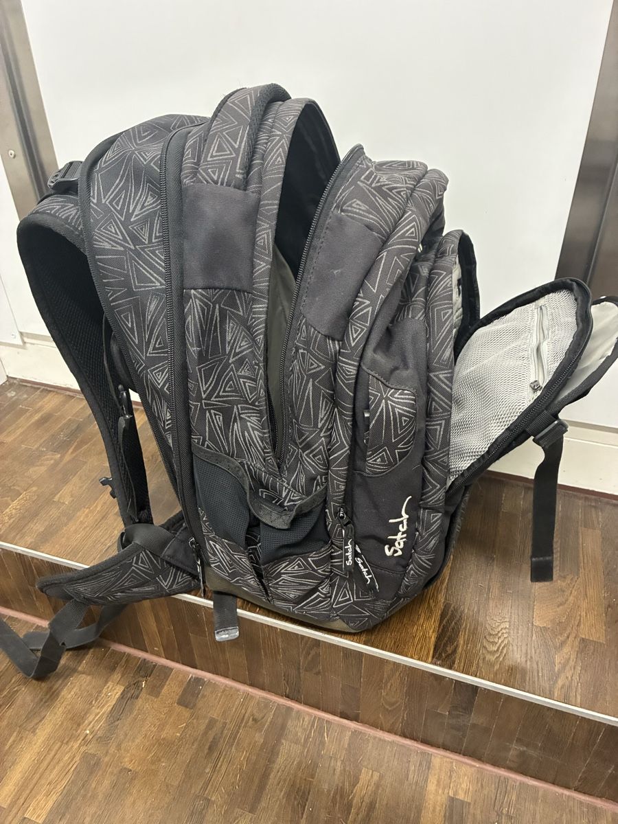 Satch Zaini: Satch Schulrucksack!!!! – Usato da Bergdietikon venduto da parfume 3