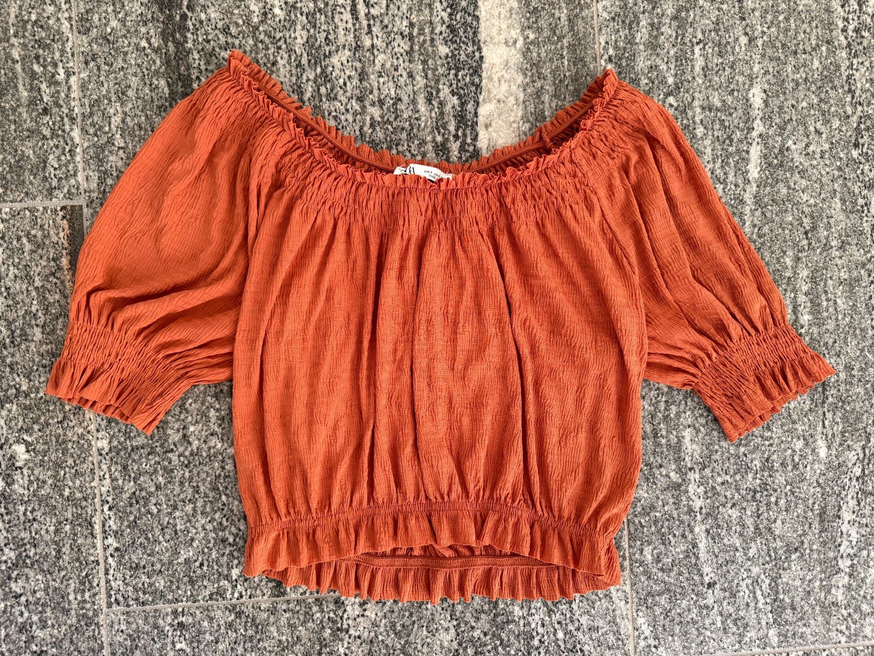 Zara Top: Orange Zara womens crop top – Usato da S. Vittore venduto da via_h2nb