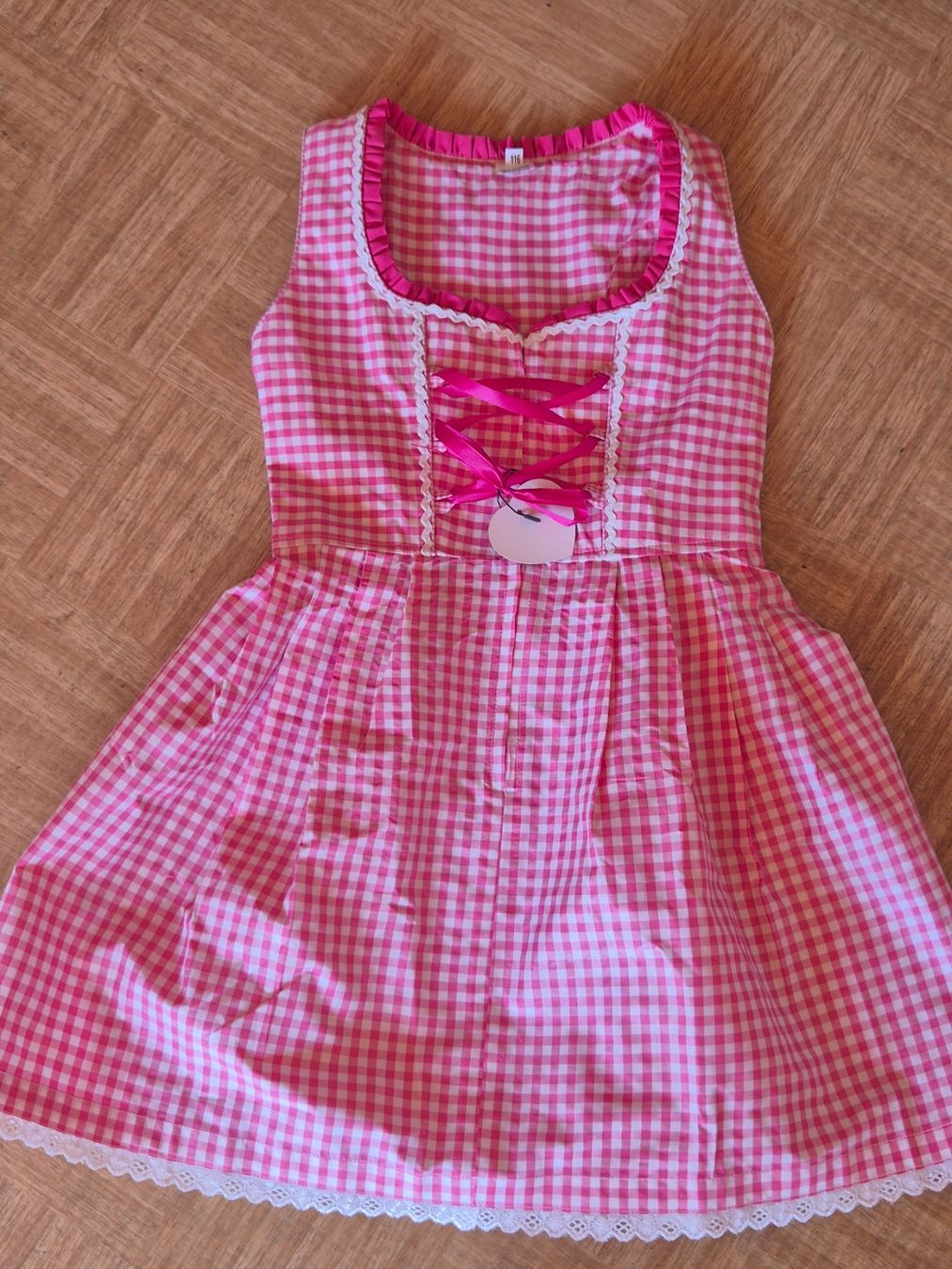 Vestiti & Gonne: Rosa Dirndl – Nuovo (secondo la descrizione) da Frutigen venduto da bueschlen.me