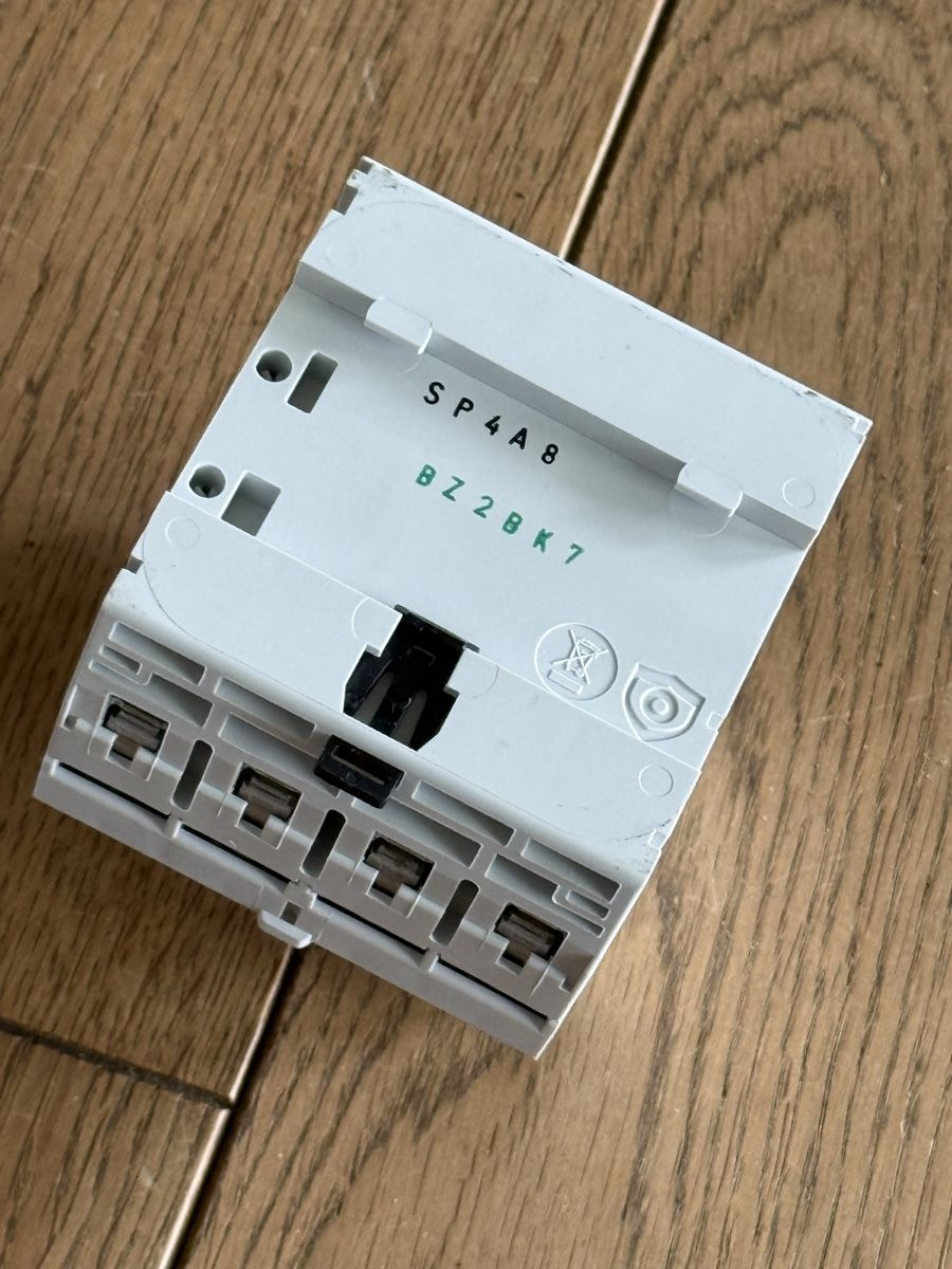 Interrupteurs: Schrack Fehlerstromschutzschalter BCFC0 25/4 003-A 4P Typ A – Neuf avec emballage d'origine à Uitikon-Waldegg par Rps 2