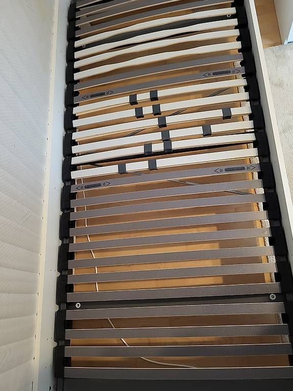 Letti: Kinderbett 90x200 mit neuem Lattenrost – Usato da Baar venduto da nic_9628 4