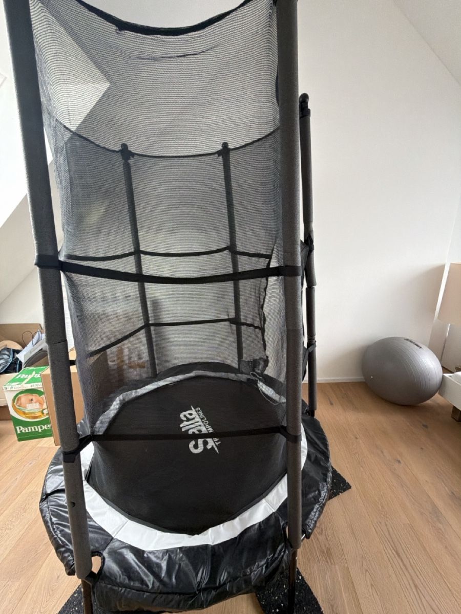 Salta Trampolini: Trampolin Junior Salta 140cm – Usato da Küssnacht am Rigi venduto da amynilleuh