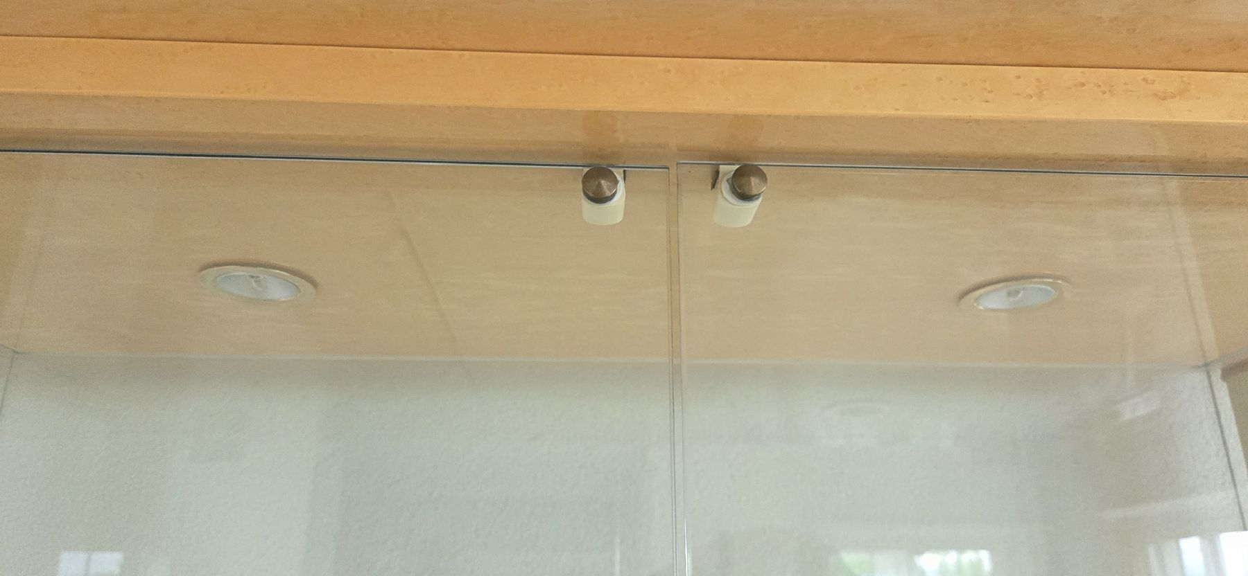Vitrinen: Grosse Vitrine – Gebraucht aus Wädenswil von Greatstuff 7