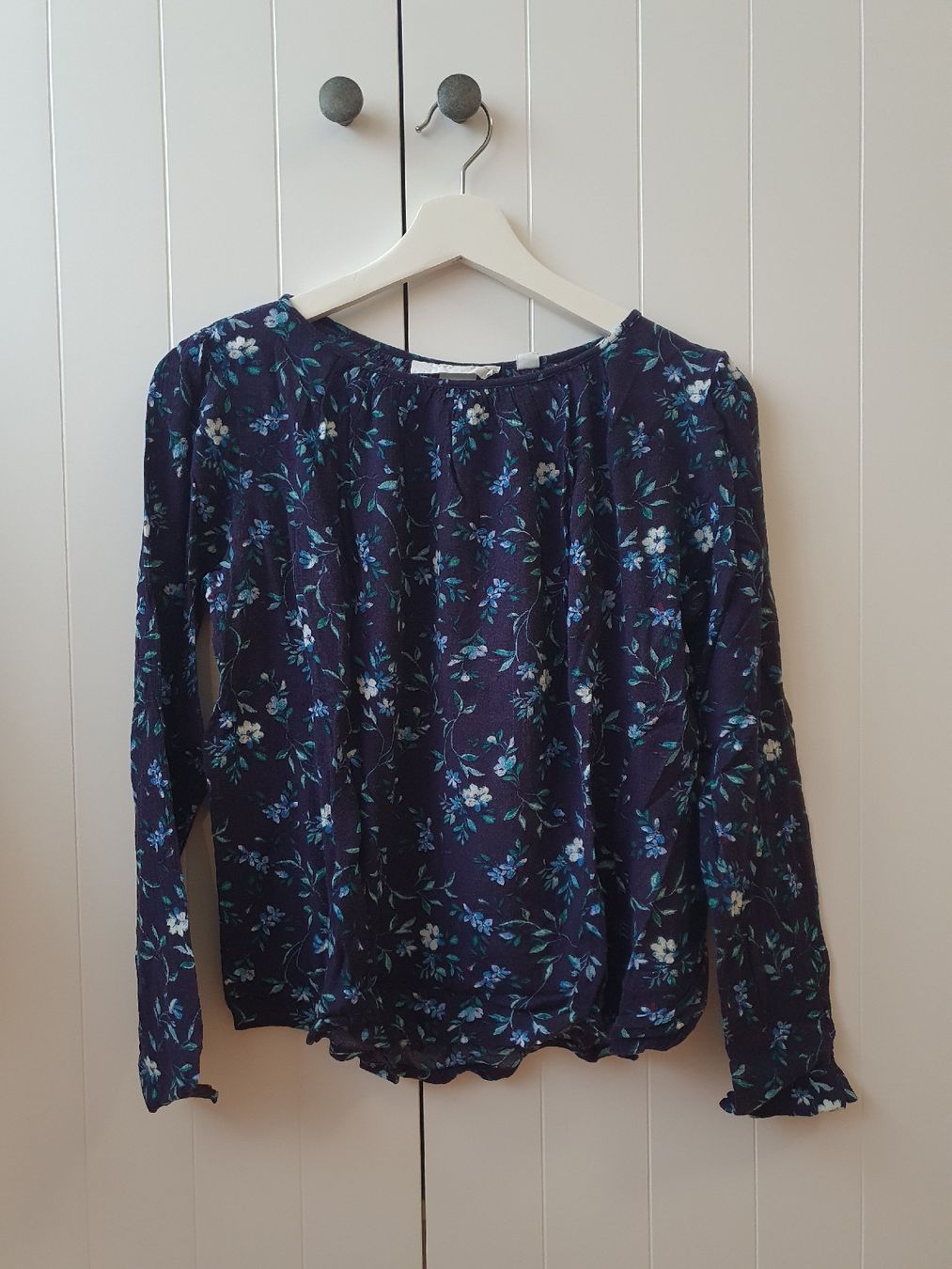 H&M Blusen: Florale Damenbluse dunkelblau XS/S – Neu (gemäss Beschreibung) aus Wetzikon ZH von FundusFuchs