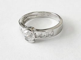Klassischen Eleganter Silberring (925) mit Zirkonia - NEU