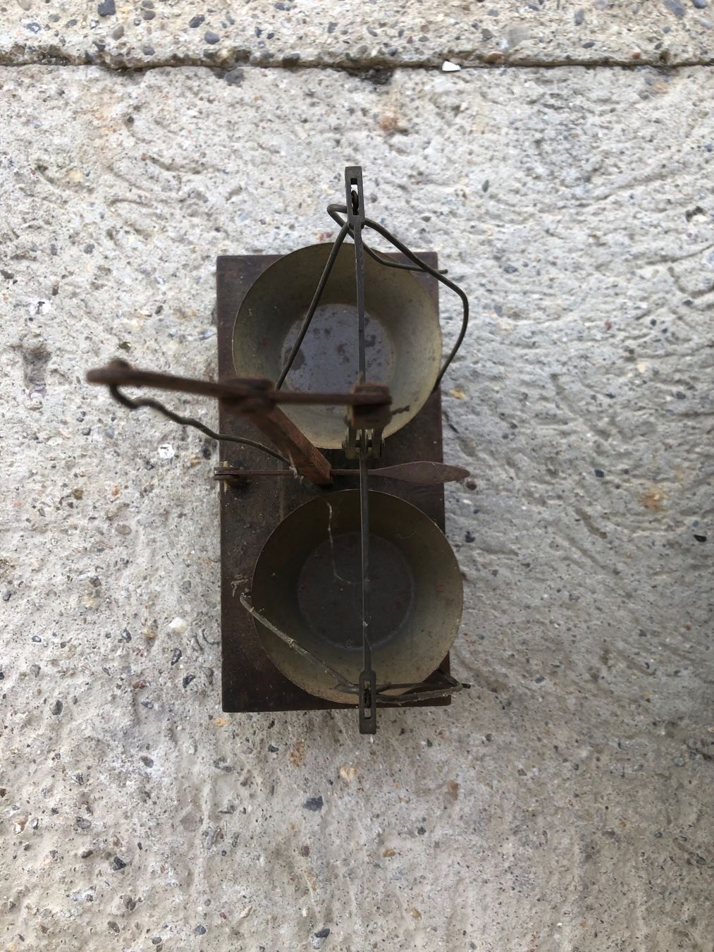 Waagen und Gewichte: Ancienne balance / Antike Waage, – Gebraucht aus Sierre von side8625 3