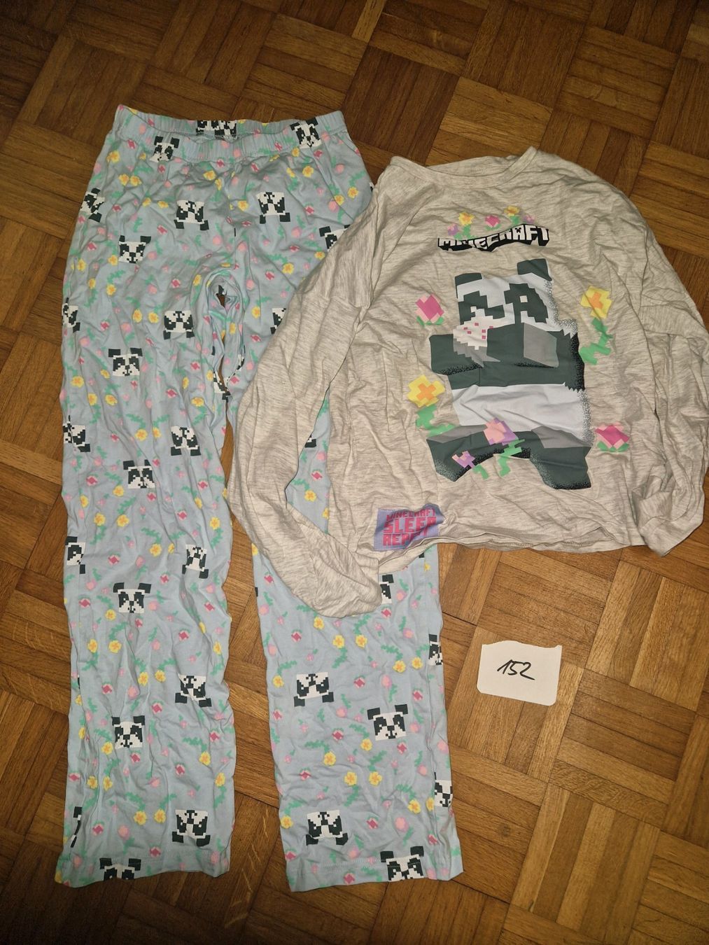 Pyjamas & Ähnliches: Minecraft Pyjama Grösse 152 – Gebraucht aus Stüsslingen von white_angel86