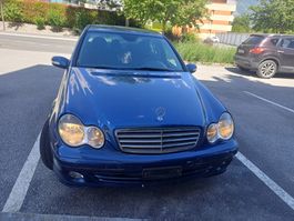 Berline Mercedes-Benz Classe C bleue d'occasion