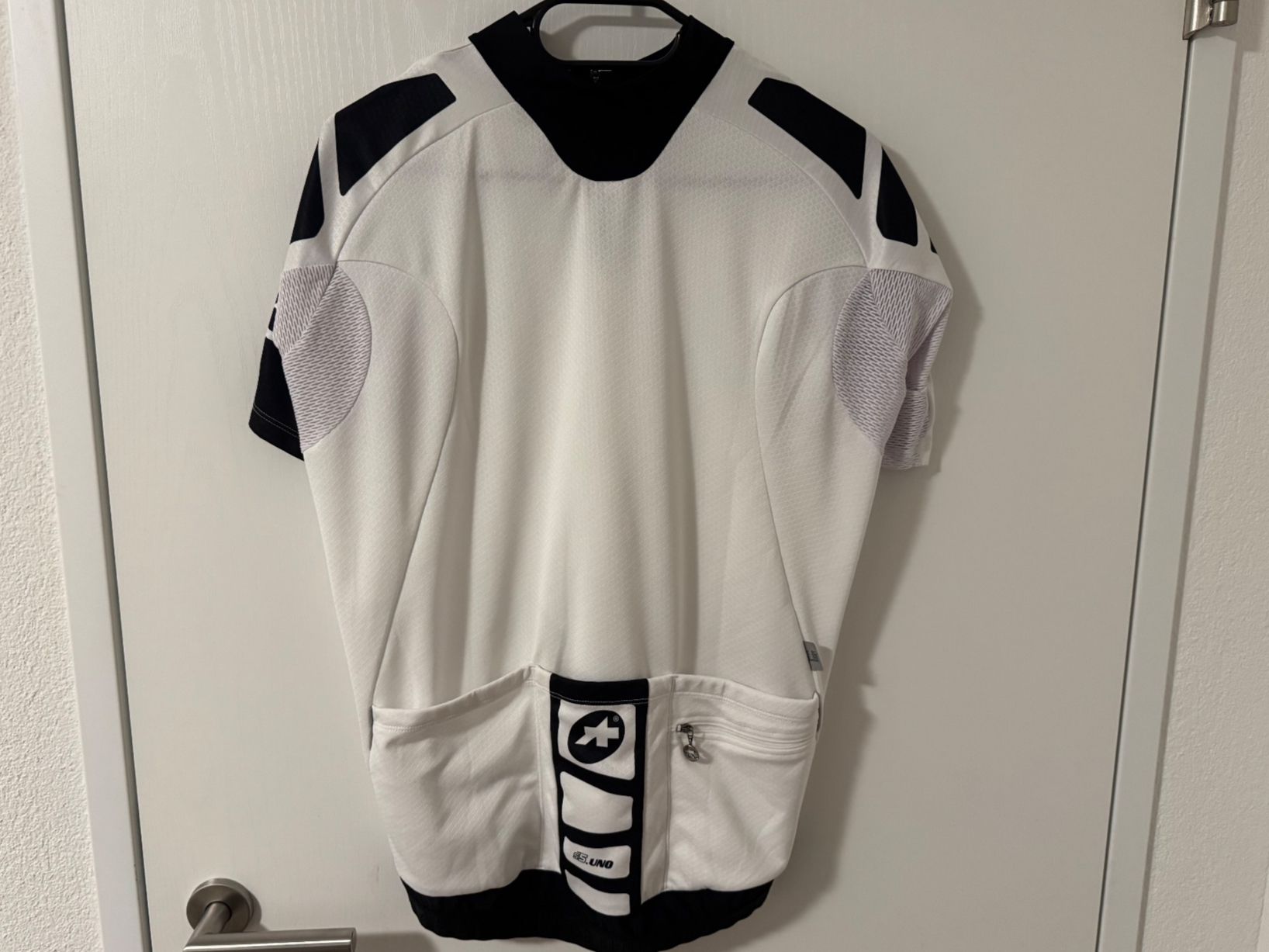 Assos Canottiere & Pantaloni: Assos kurzarm Trikot Gr. XL – Usato da Schlierbach venduto da Look8 1