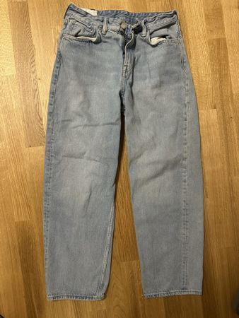 Graue H&M Loose Jeans Grösse 30/32