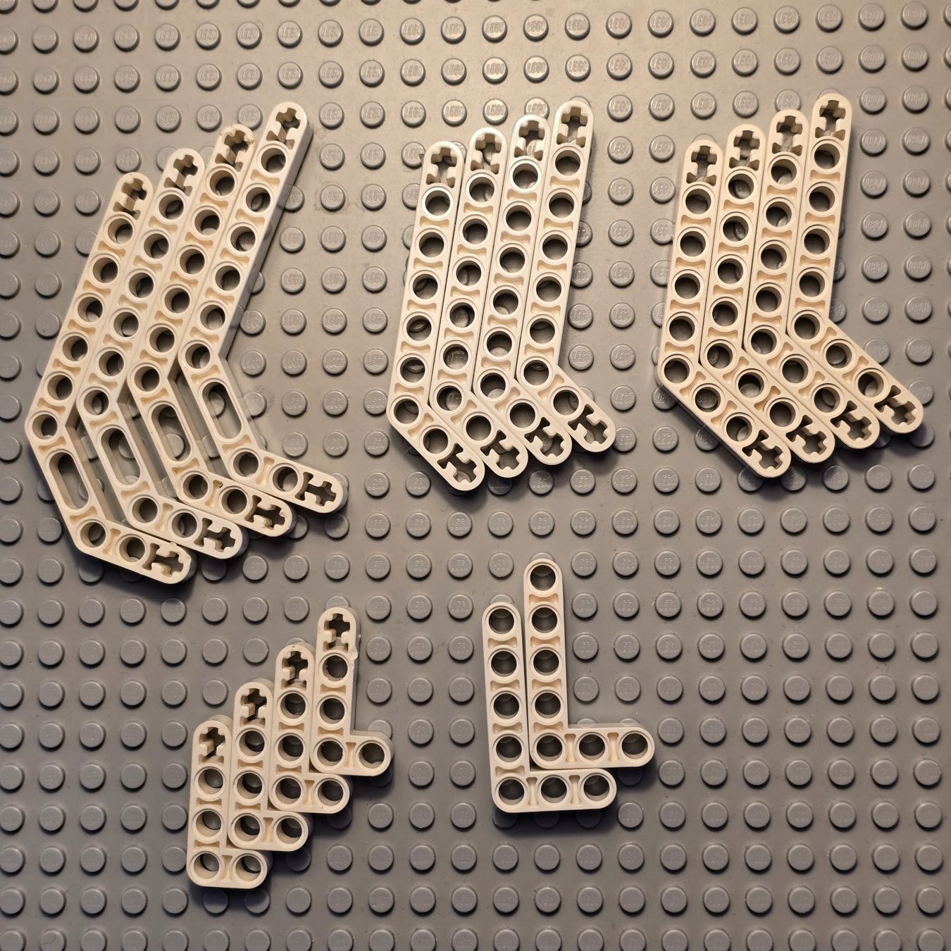 Lego Kit di costruzioni: Lego 18x Lochbalken dick weiss – Usato da Basel venduto da Swi-7621
