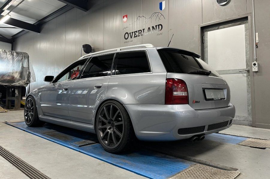 Audi Automobili: AUDI RS4 Avant quattro – Usato da Flühli LU venduto da Overland_Motors 3