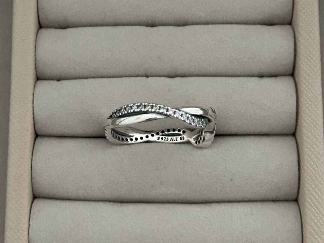 Pandora Anelli: Original Pandora Funkelnde Verschlungene Welle Ring - RRP 75 – Usato da Rheinfelden venduto da Boutique_Luxe 2