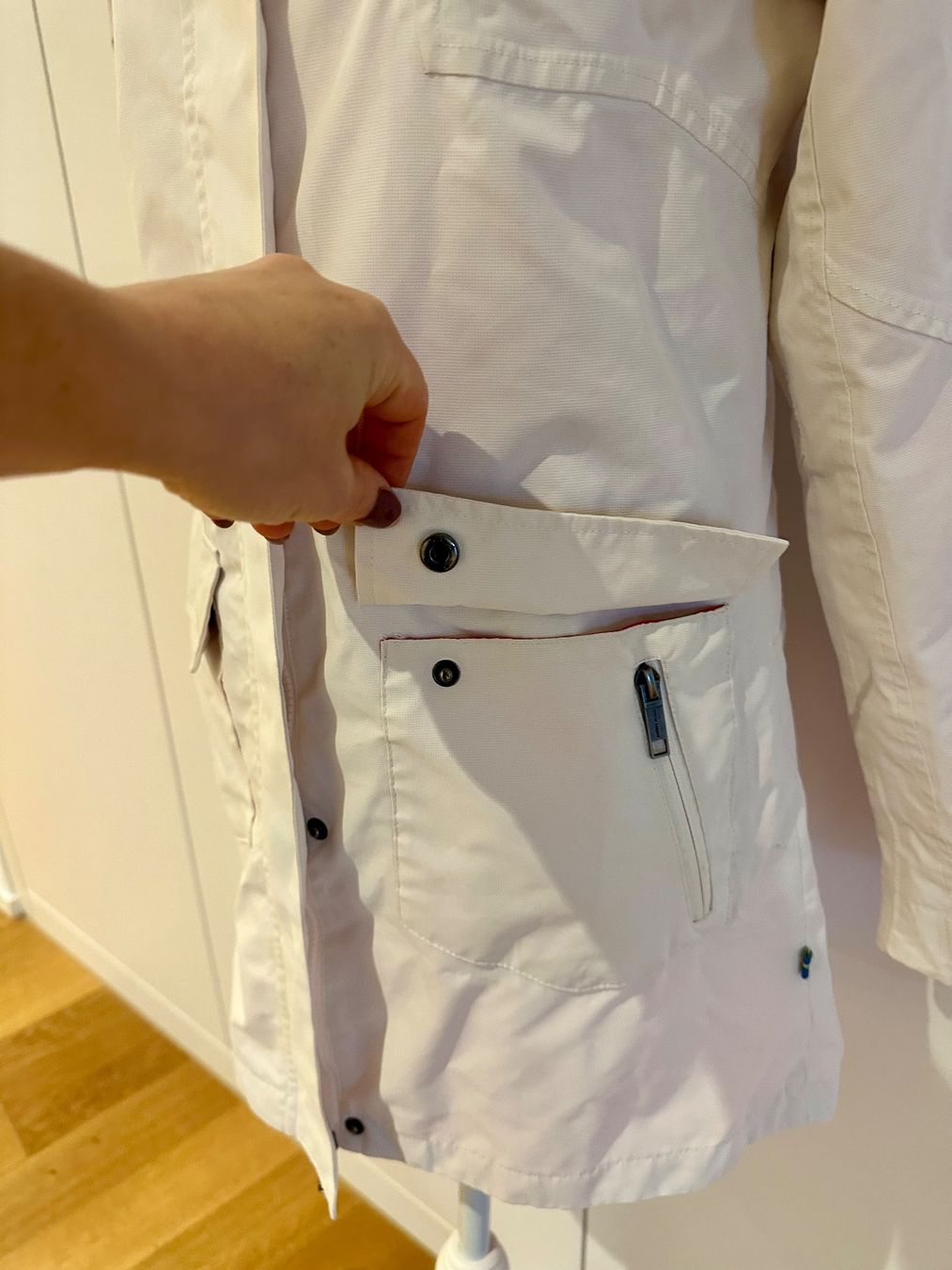 Giacche: Gepflegte Damen Windjacke weiss, Gr. 36 – Usato da Küssnacht am Rigi venduto da Herlinde 6