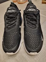 Nike Air max 270 gr.39 beim einten Schuh Stoff leicht kaputt