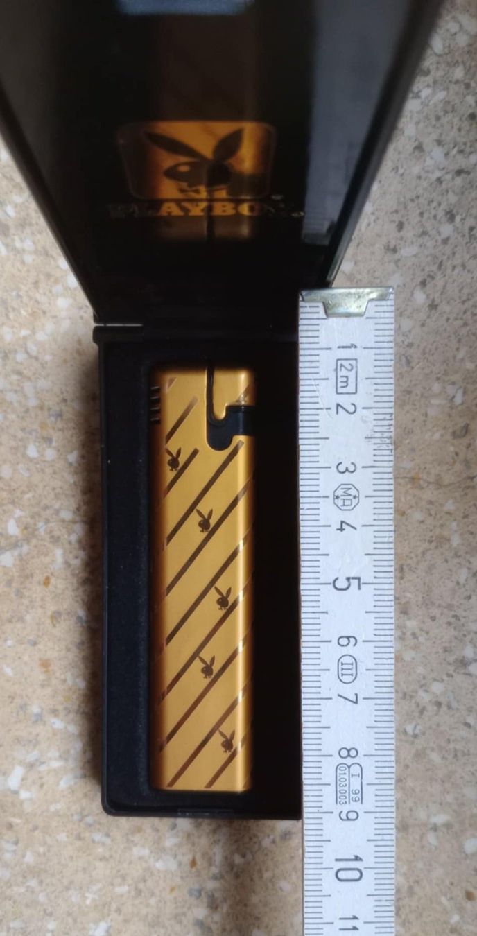 Accendini: Briquet PLAYBOY doré – Usato da Le Locle venduto da borgespatricia 2