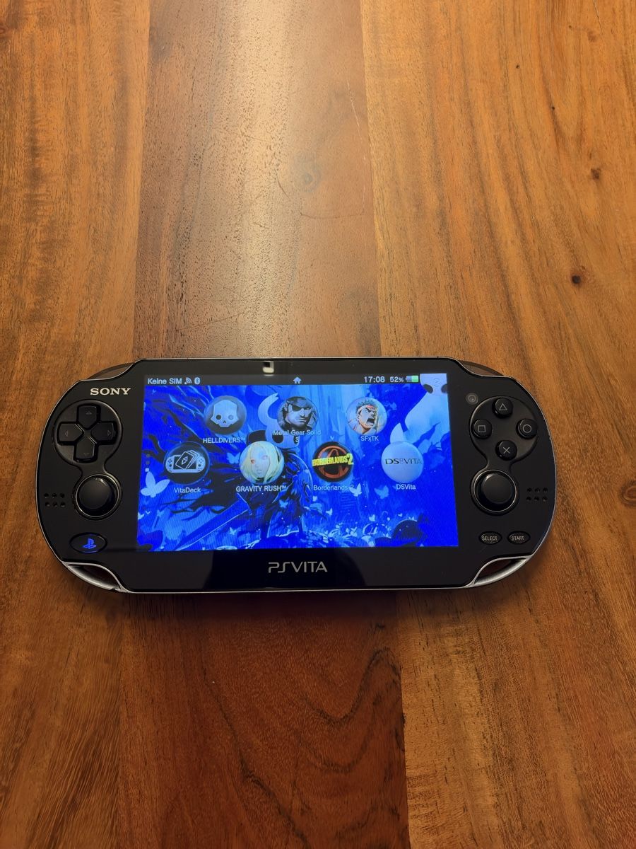 Sony Consoles: Ps Vita Oled 1104 – D'occasion à Nennigkofen par fab_2st8 2