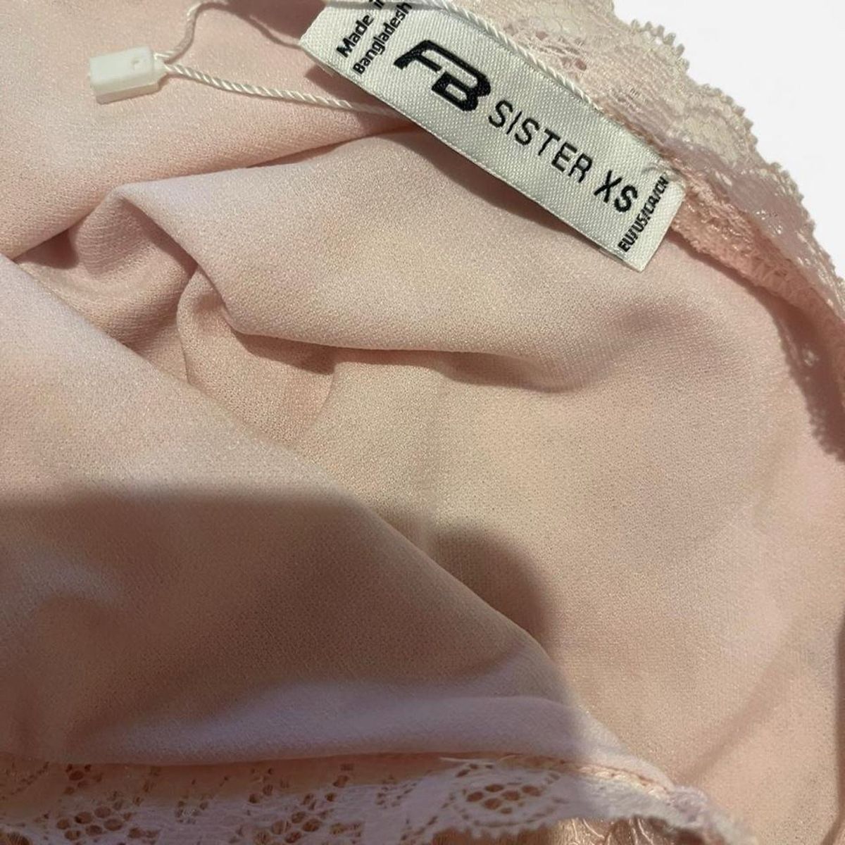 Top: Lace Cami Top – Nuovo (secondo la descrizione) da Basel venduto da 1moonstar 2