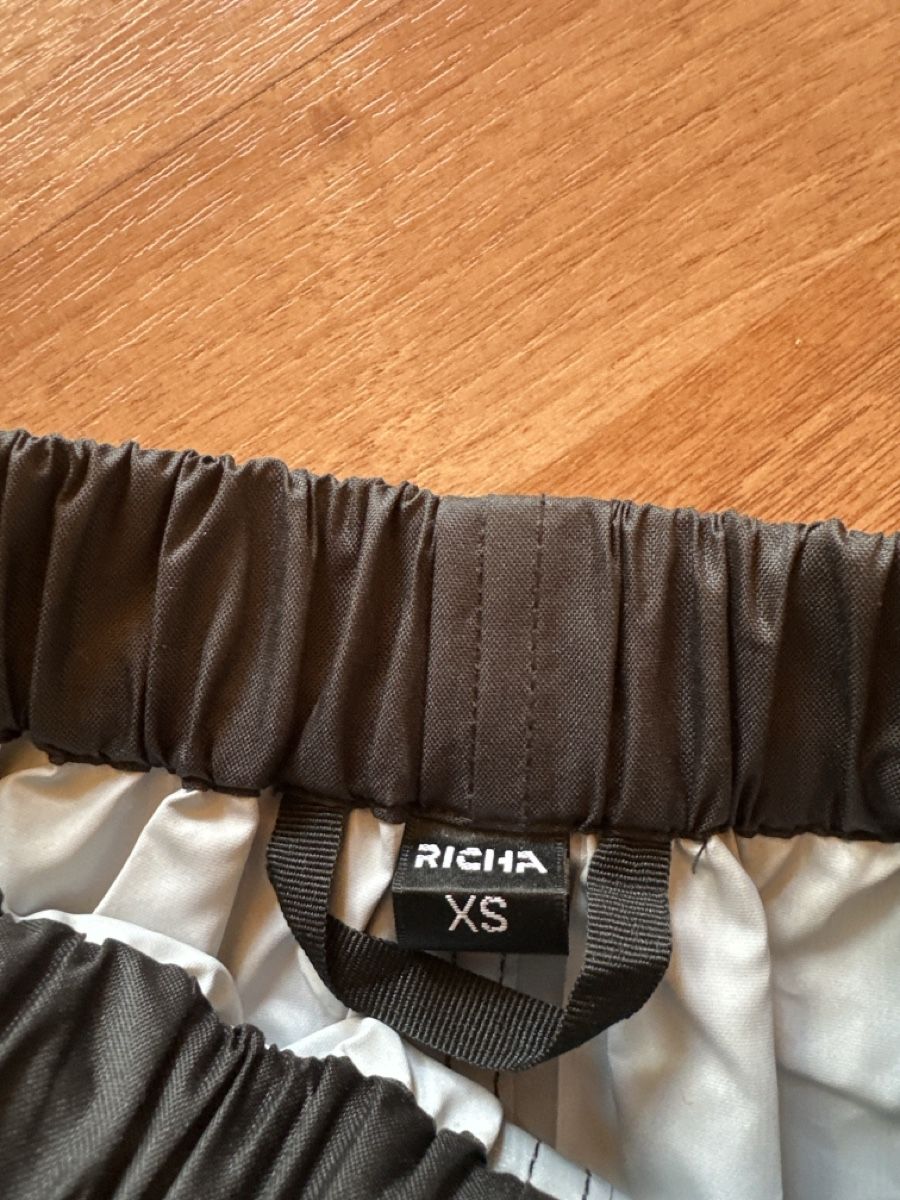 Pantaloni: Richa Regenhose Gr. XS, Schwarz – Usato da Wald AR venduto da sim_m9vw 1