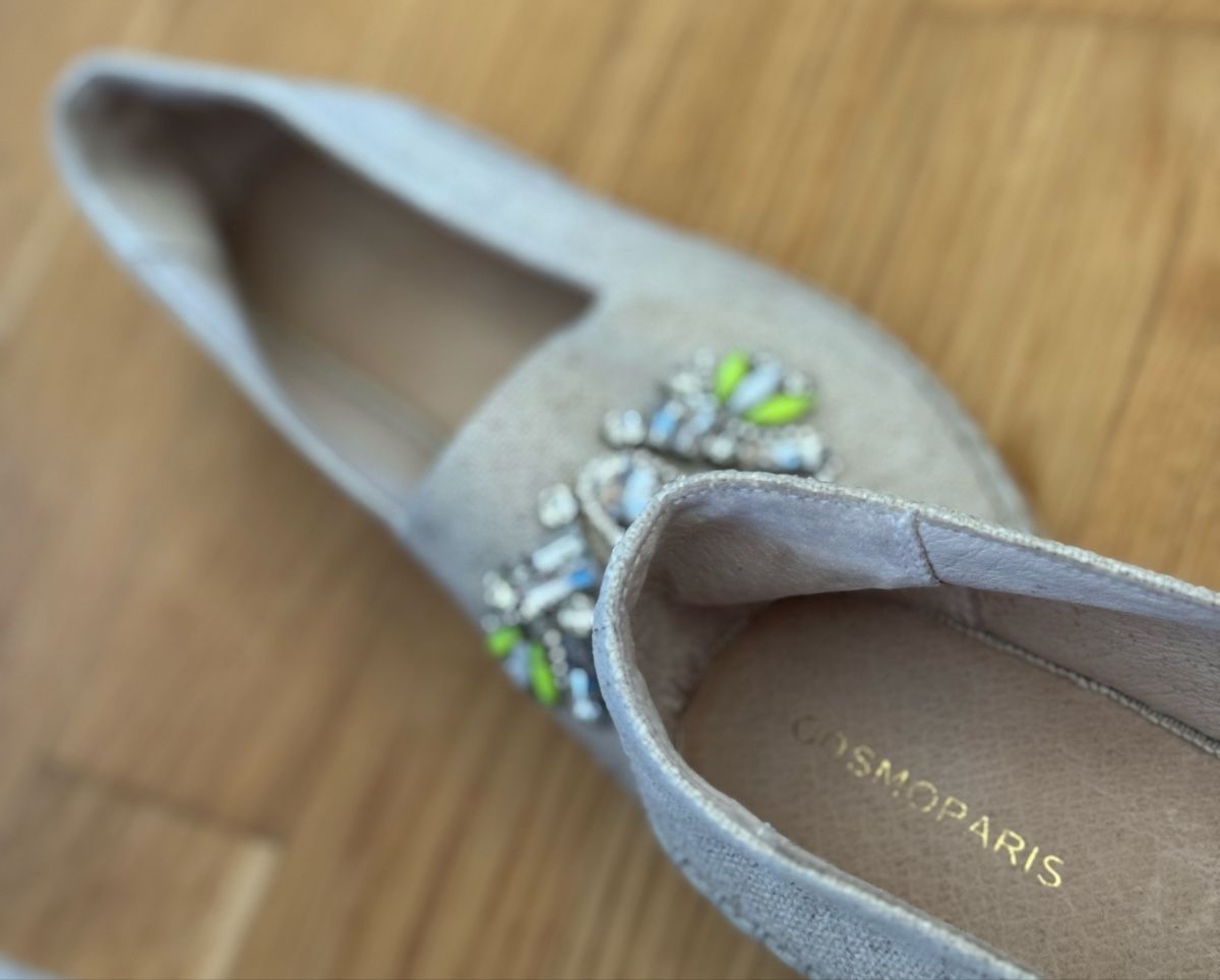 Scarpe da donna: Espadrilles beige mit Steinen Applikation gebraucht – Usato da Rütihof venduto da cube18 2