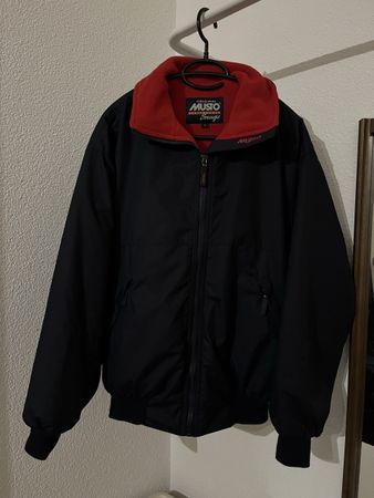 Musto Snug Jacke, Grösse S, Blau/Rot, mit Fleece, Polartec